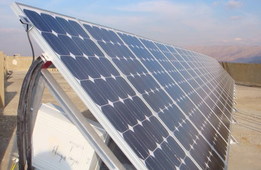 حريق بمشروع للطاقة الشمسية في السلط