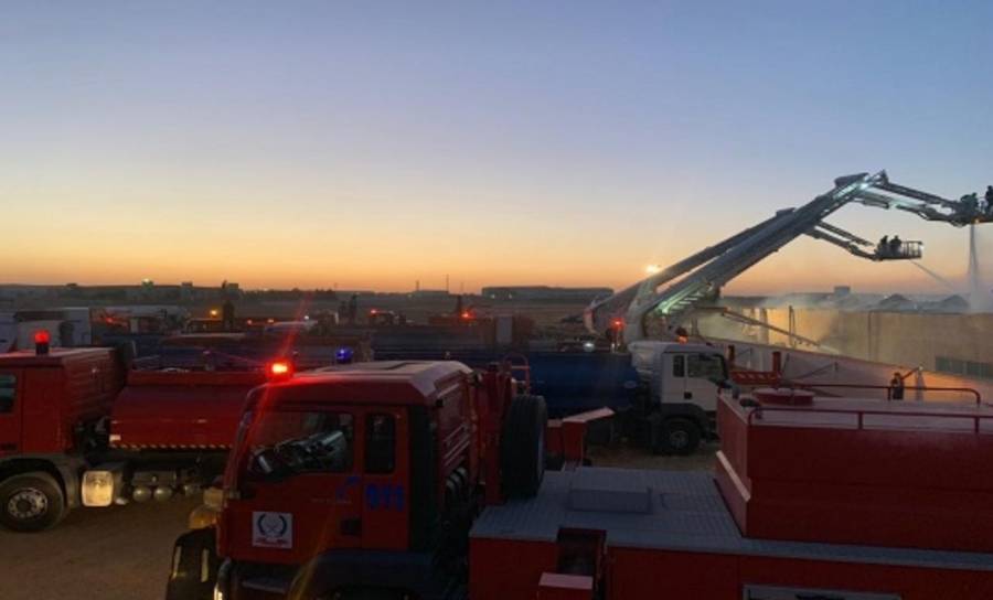 الدفاع المدني يخمد حريق داخل احدى شركات الادوية في القسطل