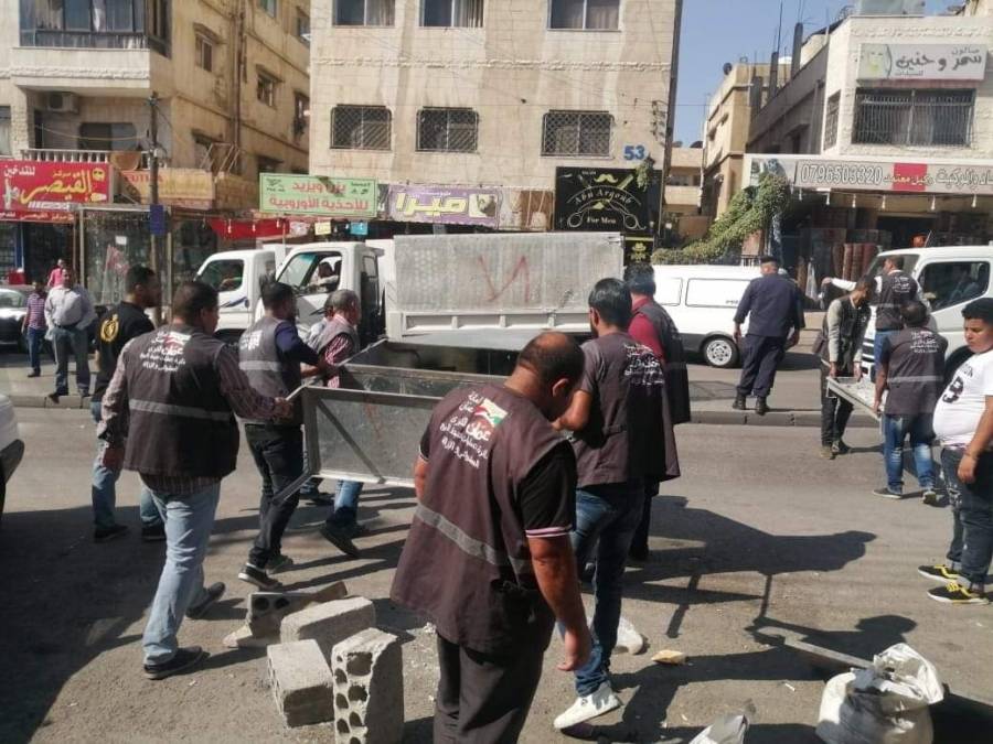 الأمانة تنفذ حملة  على المحلات والبسطات والاكشاك غير المرخصة في شارع الاردن