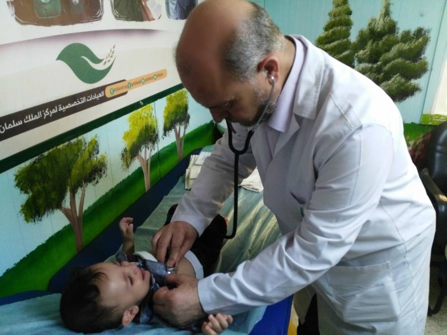 عيادات الاطفال التابعة لمركز الملك سلمان تعالج اكثر من (5.5) الف طفل سوري في الزعتري خلال شهر سبتمبر