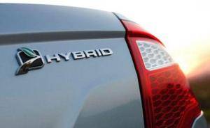 رئيس هيئة مستثمري المناطق الحرة يستهجن تصريحات عبثيّة حول بطاريات الهايبرد