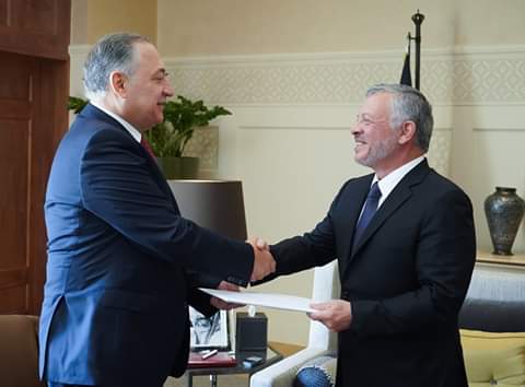 رئيس وأعضاء مجلس هيئة النزاهة ومكافحة الفساد يؤدون اليمين القانونية أمام الملك