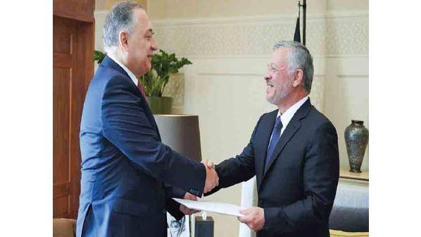 الملك يتسلم تقرير هيئة النزاهة