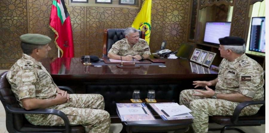 جلالة القائد الأعلى للقوات المسلحة يزور قيادة المنطقة العسكرية الشرقية