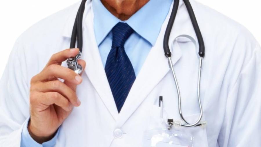 الحكومة تعيد مسمى ألف طبيب إلى »عام« وترفض منحهم لقب مؤهل