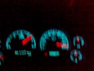 ضبط تاكسي يسير بسرعة جنونية كادت ان تسبب كارثة بشرية