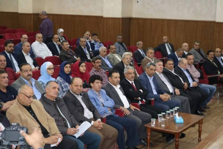 وزير الصناعة والتجارة يلتقي التجار في غرفة تجارة الزرقاء... صور