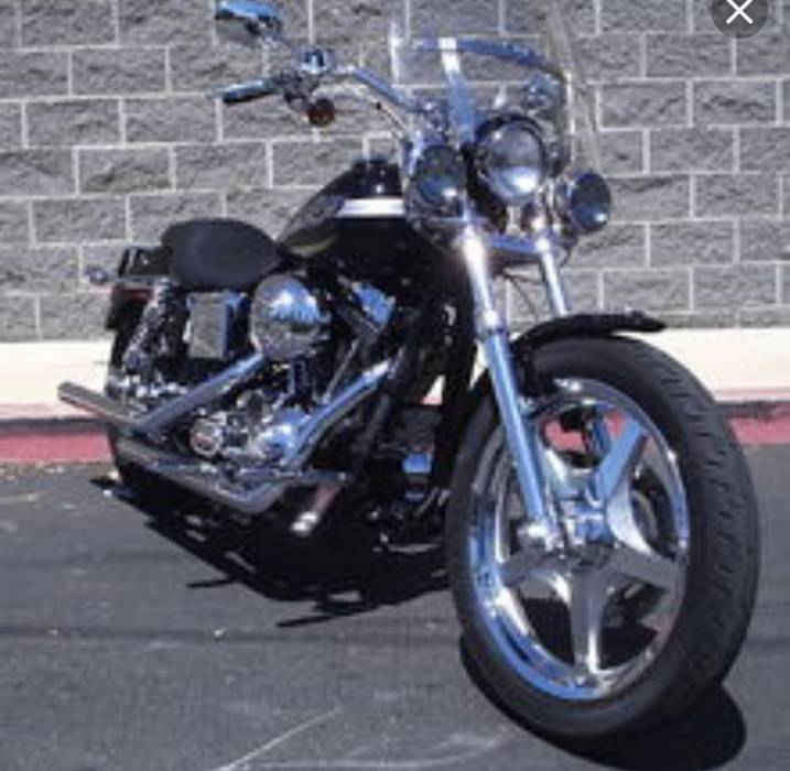 إصابة شخصين إثر تدهور دراجة نارية في الدوار الخامس بالعاصمة عمان.