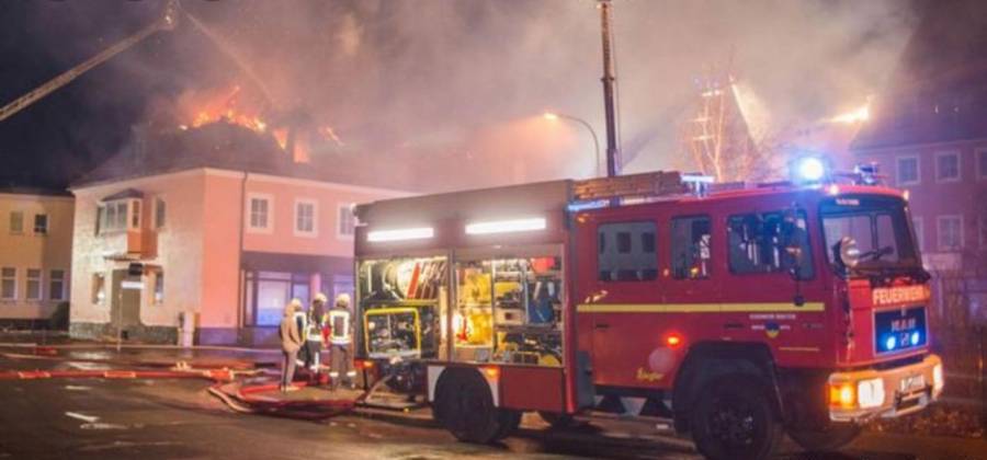 الدفاع المدني يخمد حريق عدادات كهرباء في اربد