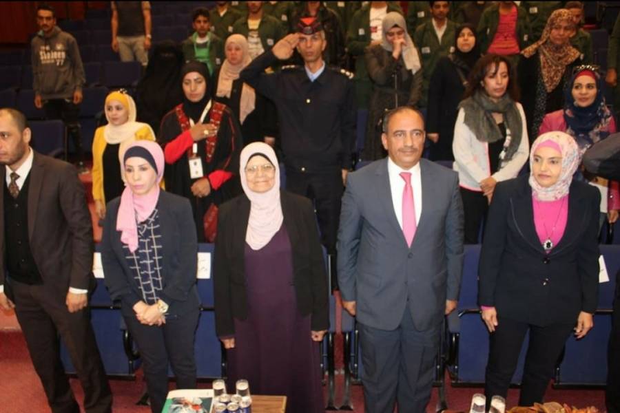 مركز وعي يطلق حملة حقوق العاملات في المصانع بأطراف عمان