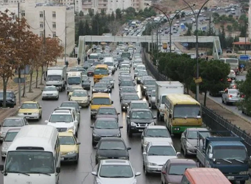 خبراء: النقل يعاني تفاقم الأزمات وتبدل الوزراء