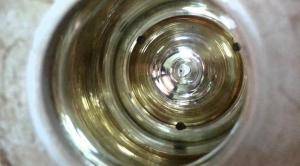 الغذاء والدواء تحذر من النقاط السوداء داخل دلات القهوة وتؤكد: قد تكون مسرطنة