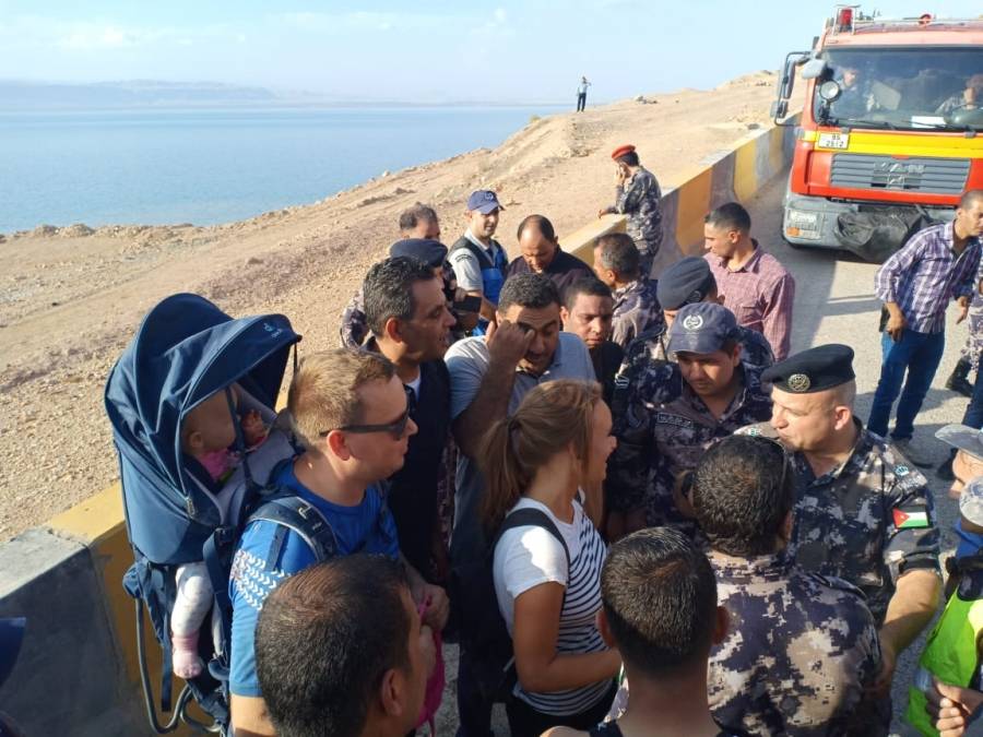 الدفاع المدني ينقذ السياح الألمان ....فيديو و صور