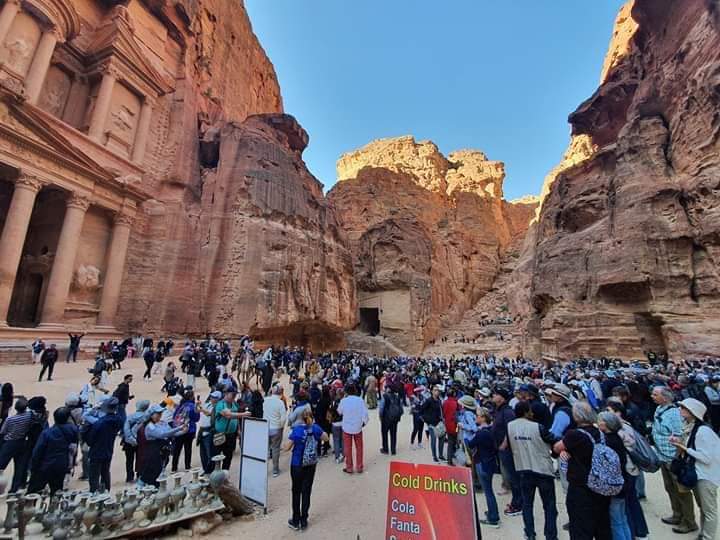 البترا بانتظار وصول السائح المليون خلال ساعات