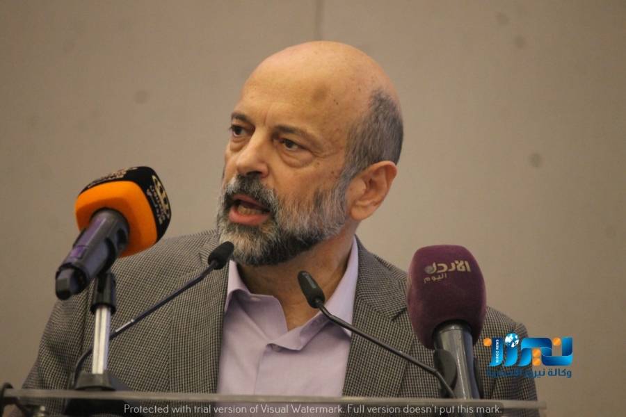 الرزاز يوعز بتنفيذ التوجيهات الملكية بمتابعة الحالة الصحية للعمارنة