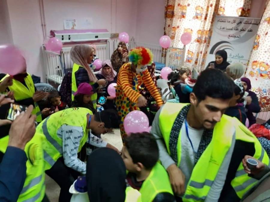 الشرطة المجتمعية تحتفل بيوم الطفل العالمي في مستشفى الامير فيصل