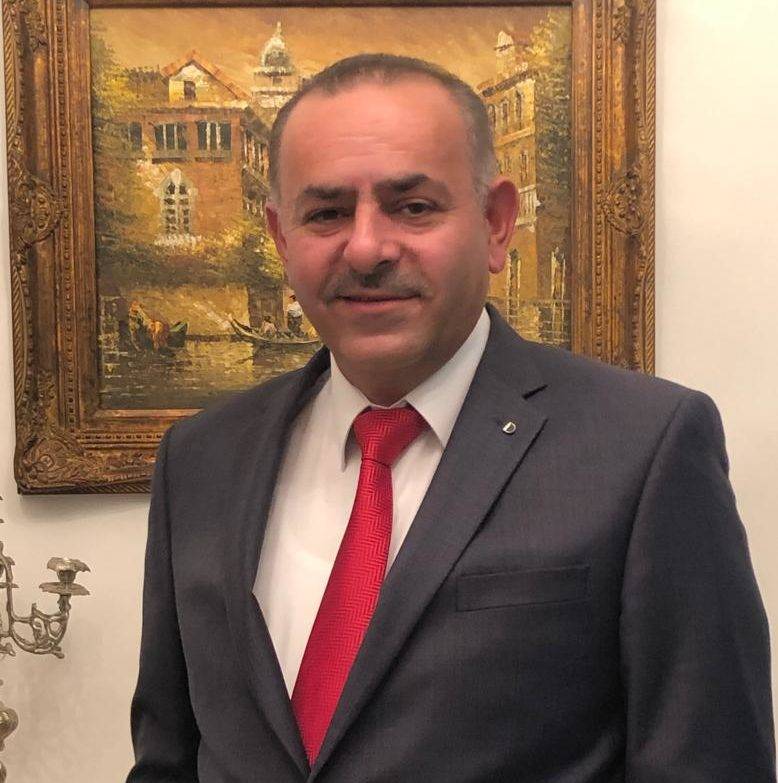 العربيات رئيسا لجمعية أطباء العيون