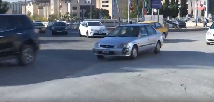 أمانة عمان تزيل الدوار السادس بالكامل لوضع إشارة ضوئية