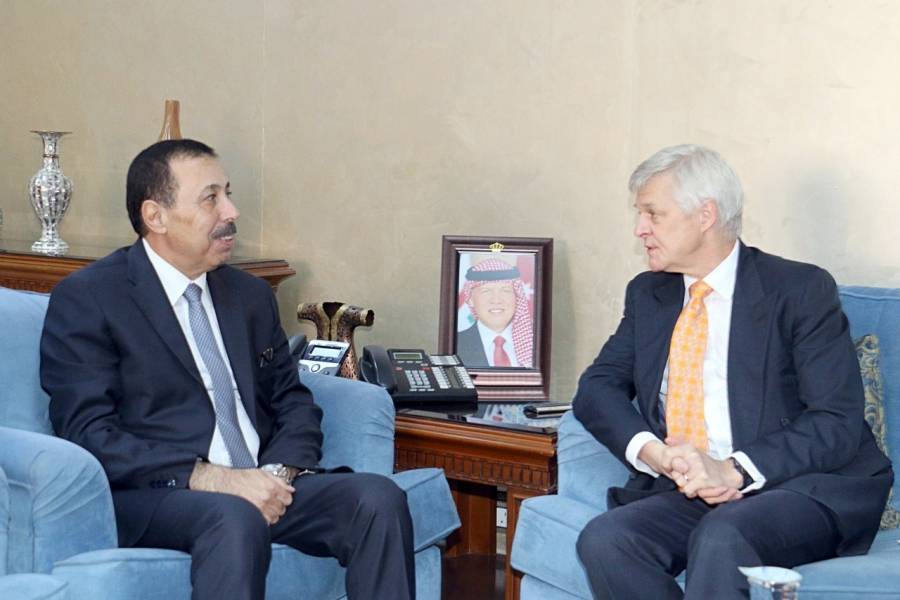 النعيمي يستقبل  السفير البريطاني في عمان
