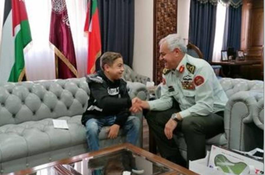 اللواء الحنيطي  يلبي رغبة أحمد