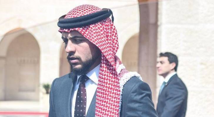 ولي العهد الامير الحسين في منزل الشيخ حمدان العايد لتقديم العزاء في وفاة ابنته