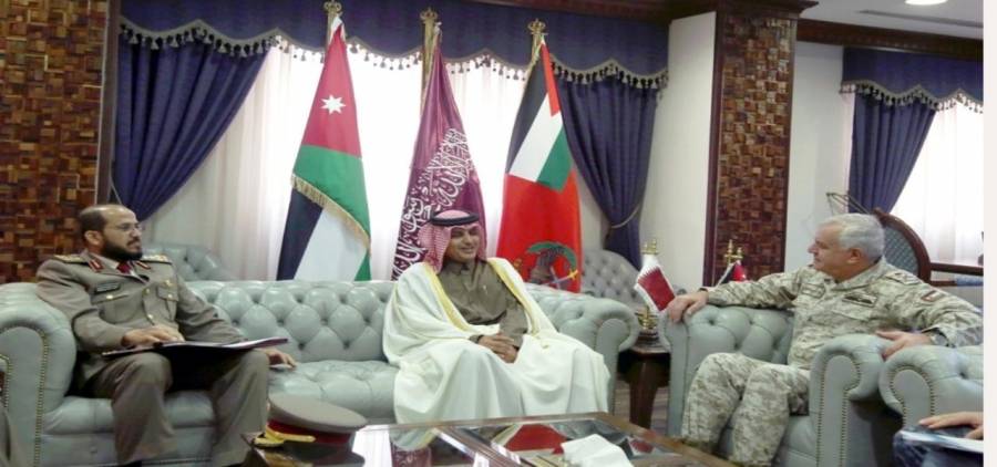 رئيس هيئة الأركان المشتركة يستقبل السفير القطري