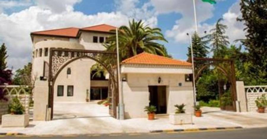 مصدر حكومي : فريق وطني يناقش خطة للتأمين الصحي الشامل