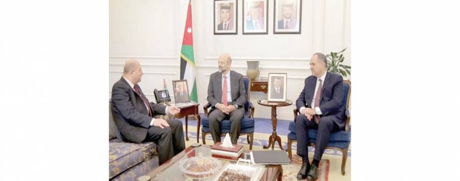 الرزاز يؤكد أهمية تبادل الإمكانات والخبرات مع العراق