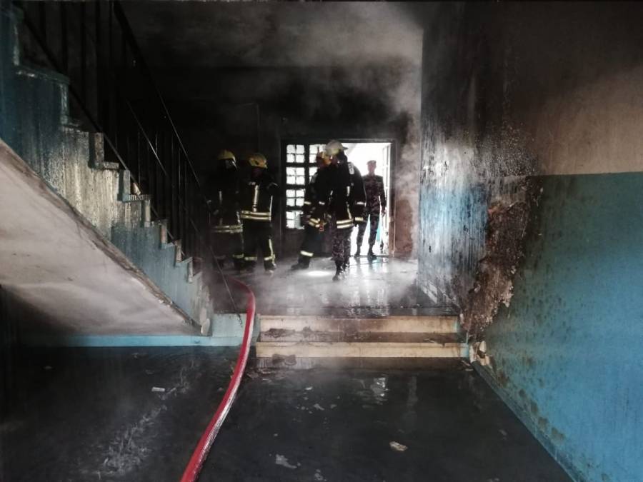 حريق مدرسة في الرمثا... صور