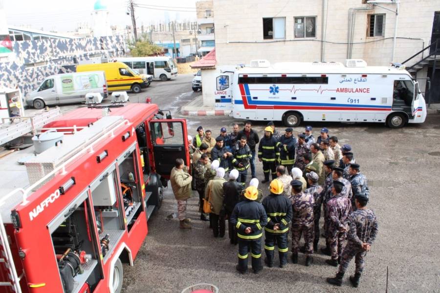 وفد من الخدمات الطبية الملكية يزور مديرية دفاع مدني غرب عمان.. صور