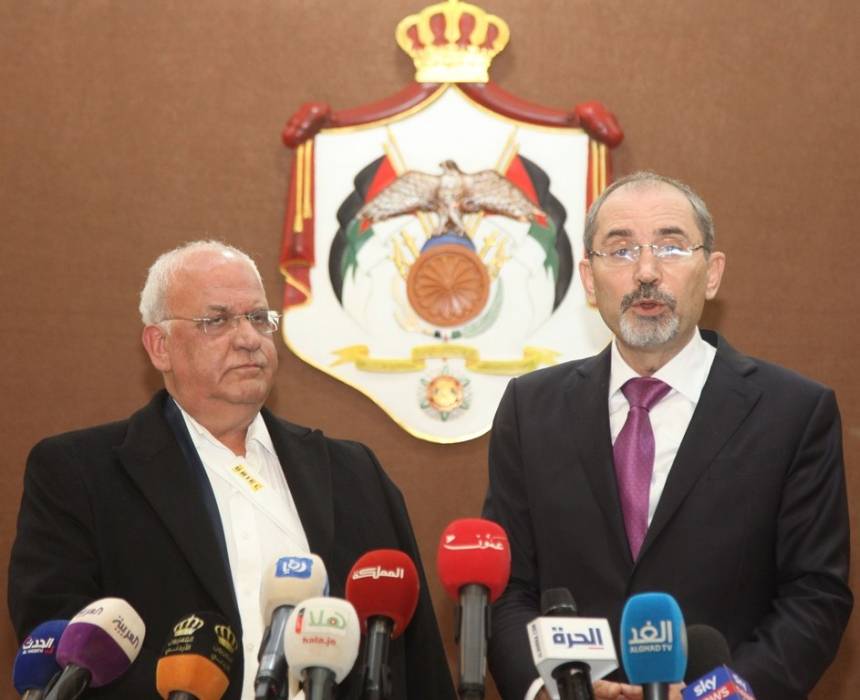 الصفدي وعريقات يبحثان التطورات المرتبطة بالقضية الفلسطينية