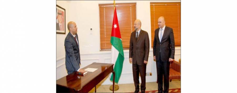 الحفـنــاوي يؤدي اليميـن القـانونـيــة مفوضًا في الاتصالات