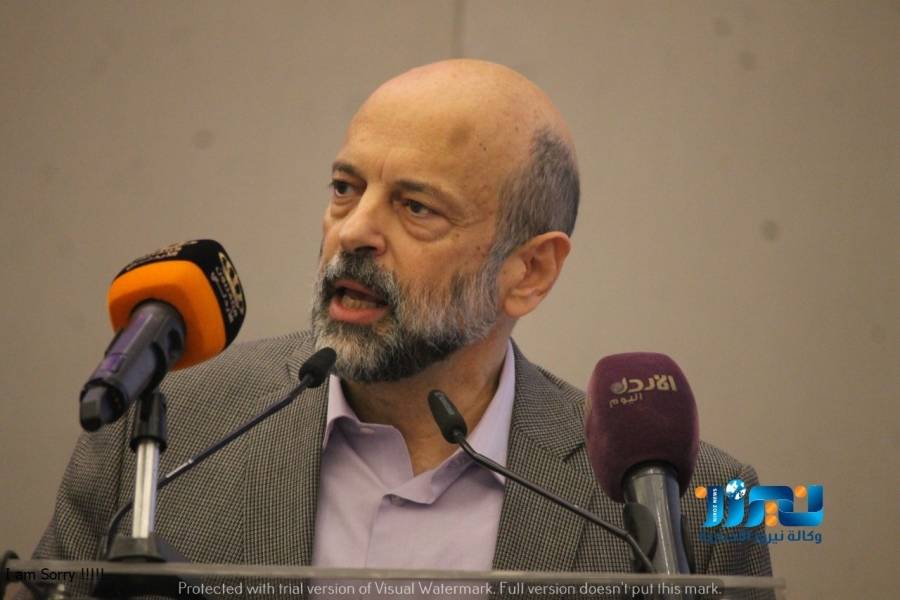 الرزاز يوعز بحجز تذكرة عودة لشاب أردني تقطعت به السبل في تركيا وتأمينه بوظيفة