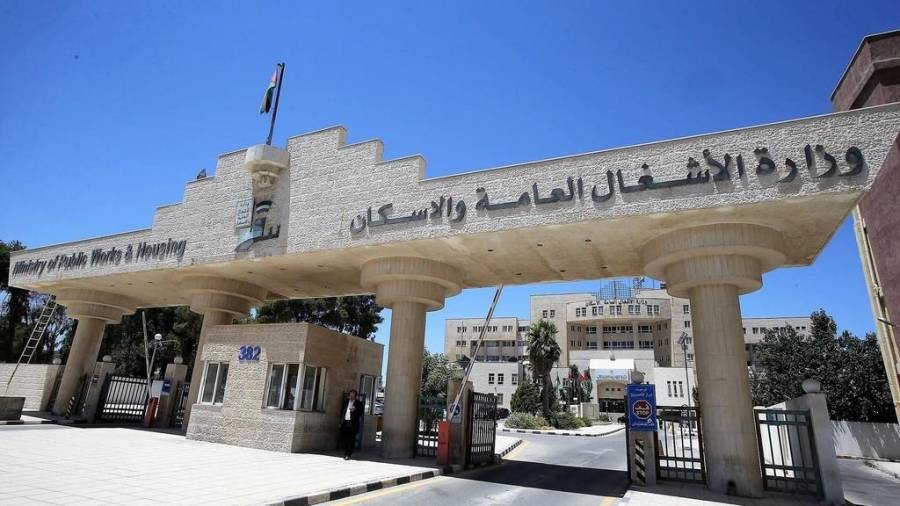 العموش يشكل لجنة مشتركة لبحث قضايا المقاولين العالقة