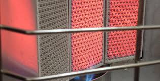 إصابة ثلاثة أشخاص إثر تسرب غاز في محافظة الزرقاء