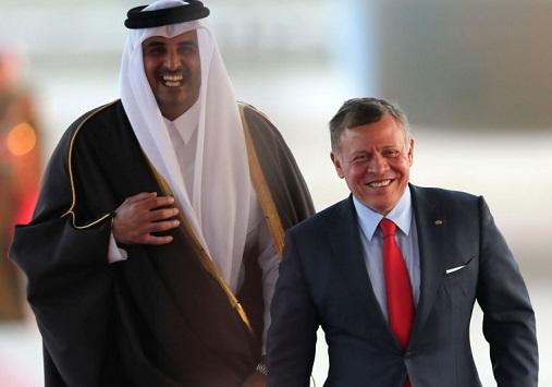 الملك يهنئ الشيخ تميم بذكرى استقلال دولة قطر