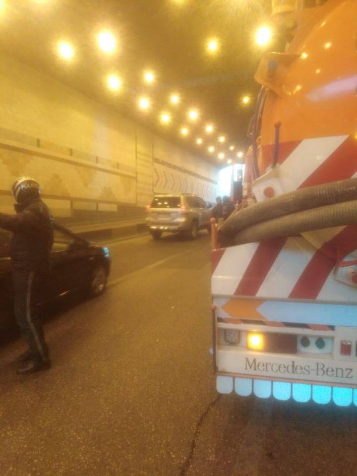 السير تكشف عن سبب الأزمة الخانقة في نفق الدوار الرابع .. صور