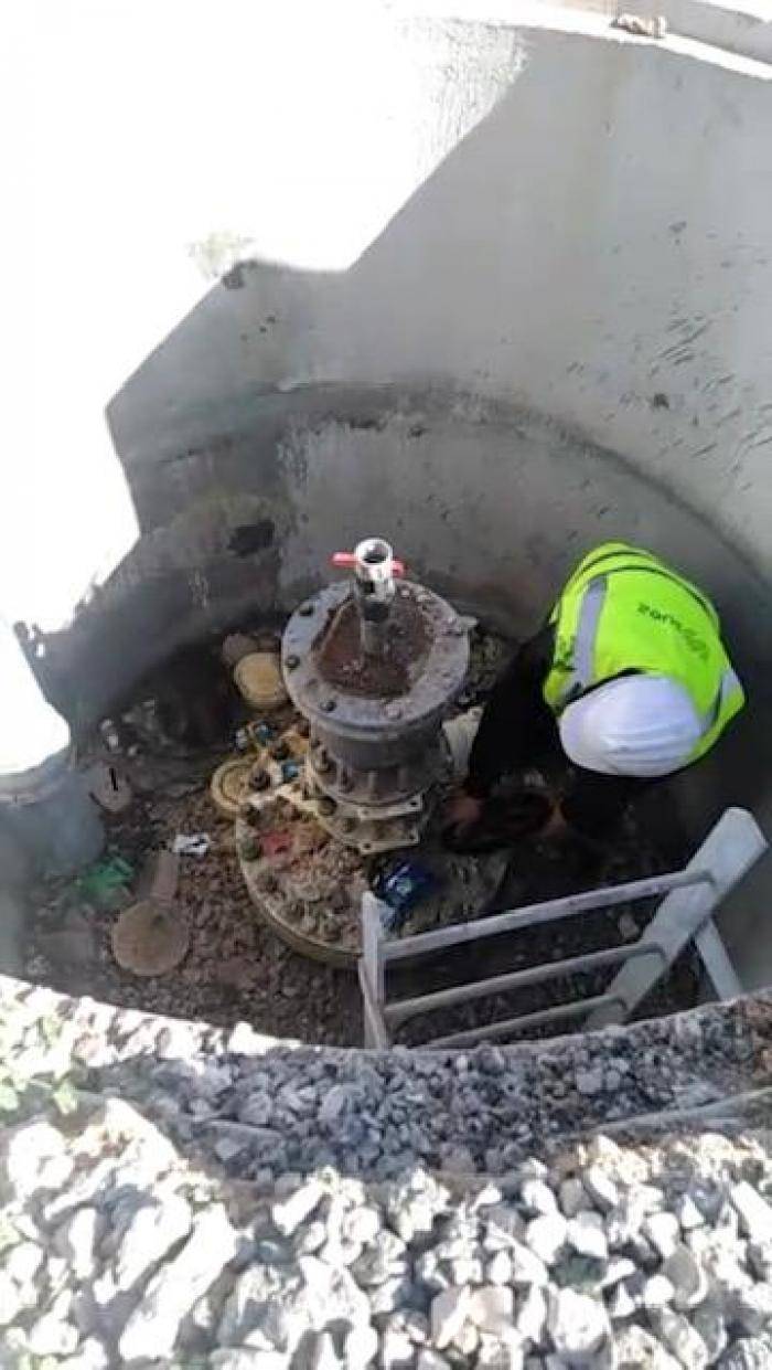 بالصور .. ضبط اعتداء جديد وكبير على خط ناقل الديسي في القطرانة