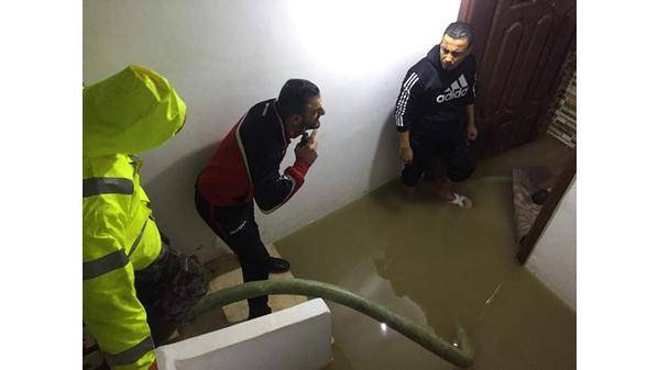 اربد: مياه الامطار تداهم 40 منزلا