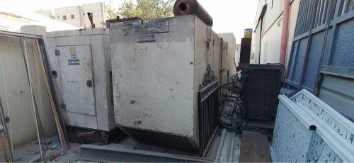 انفجار بطاريات اليات ثقيله داخل هنجر مصنع في سحاب