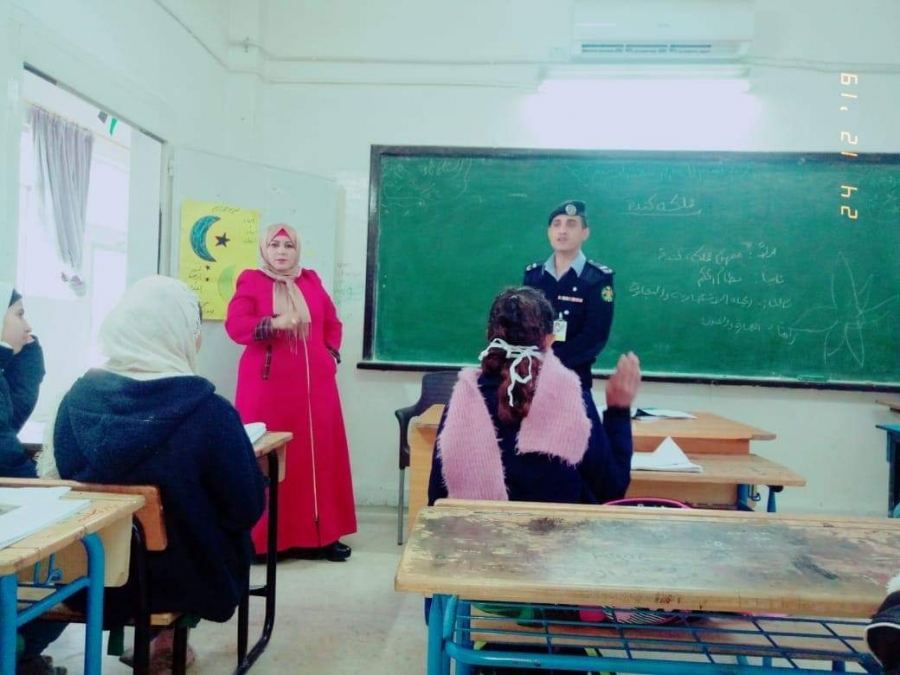 محاضرة أمنية في مدرسة زملة الطرقي بسما السرحان