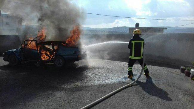 إخماد حريق مركبة بمنطقة تل الرمان في جرش