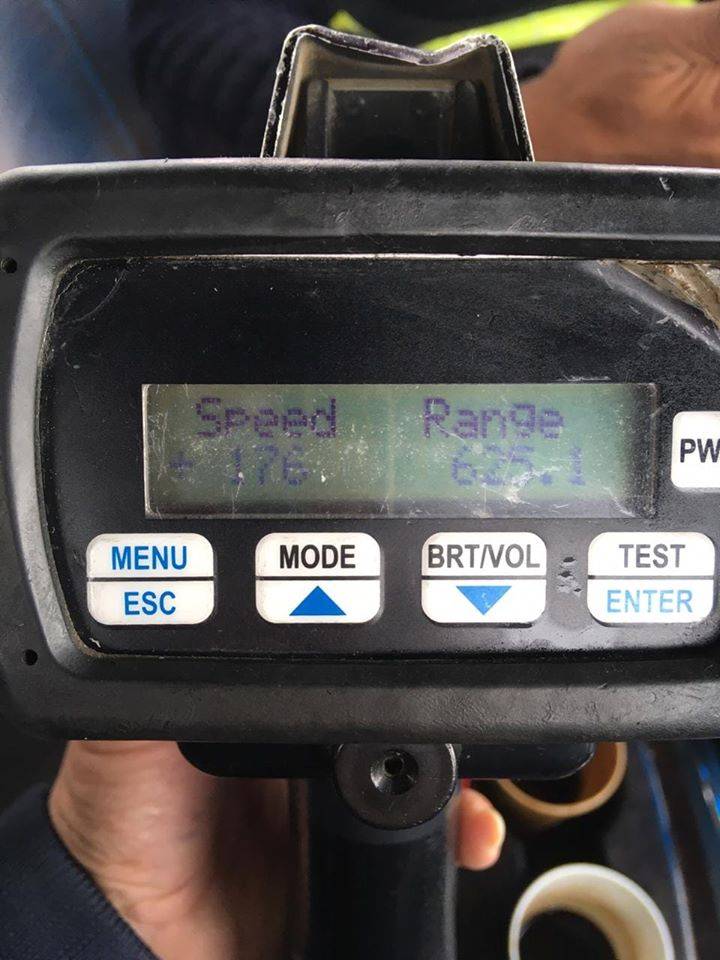 ضبط مركبة تسير بسرعة “جنونية” قرب جسر النعيمة