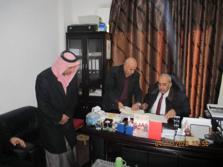 اللواء المتقاعد الذيابات في زيارة لملتقى متقاعدي جنوب شرق عمان العسكريين... صور