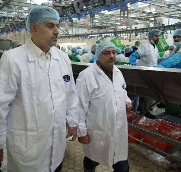 وزير العمل يفاجئي مصنع الدواجن في القطرانة.. صور