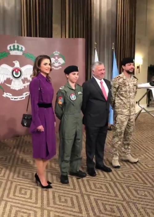 سمو ولي العهد الأمير الحسين يهنئ شقيقته سمو الأميرة سلمى