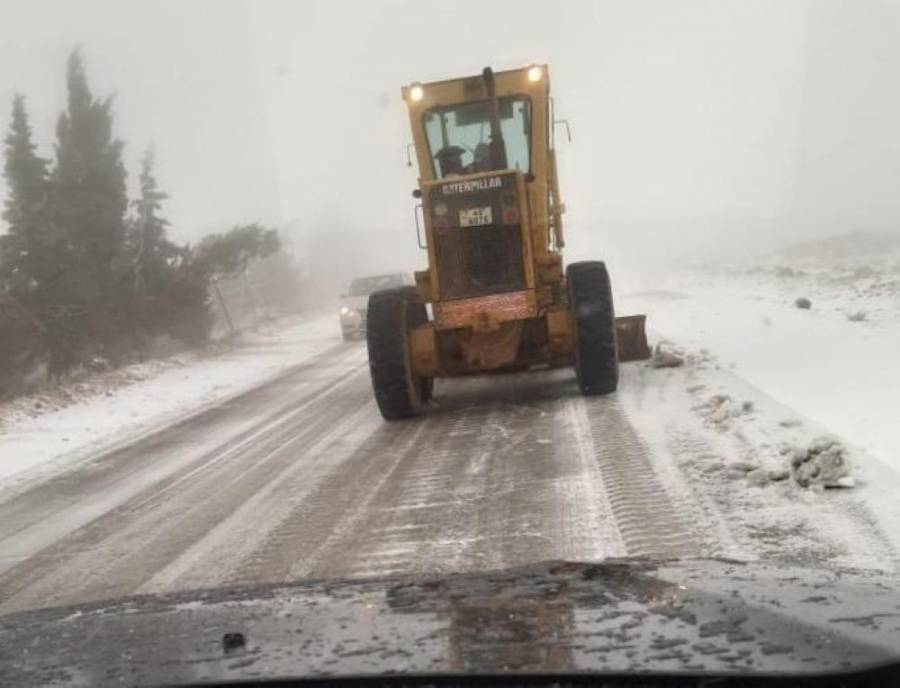 تساقط كثيف للثلوج في منطقة البتراء