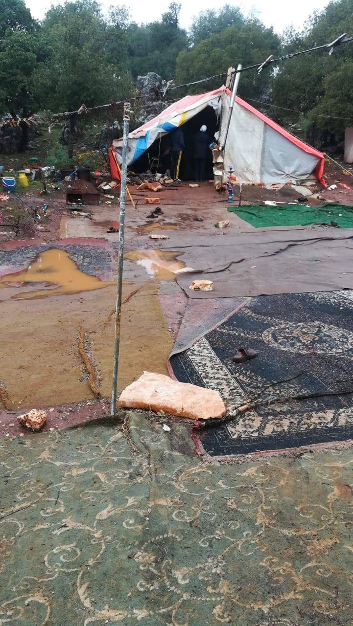 صندوق الزكاة يصل لخيمة الاسرة المتضررة بعجلون .