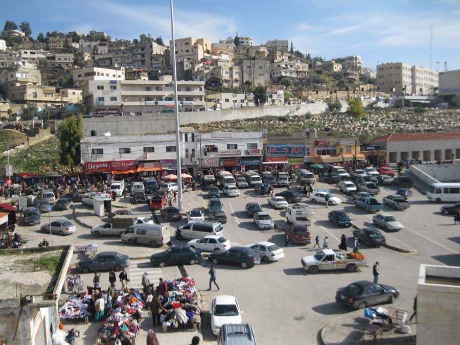 أهالي عجلون يطالبون بحل مشاكل النقل