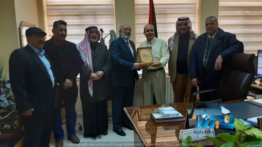 رئيس  وأعضاء مؤسسة إعمار  سحاب يباركون للدكتور ابوزيد  تسلمه  مدير مستشفى جميل التوتنجي